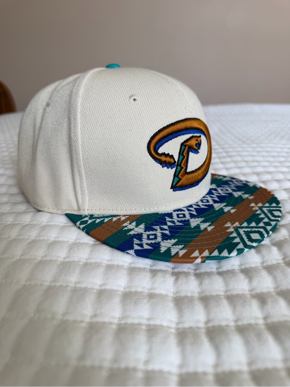 Arizona Diamondbacks 25th Anniversary White Snapback Hat with Patterned Brim
